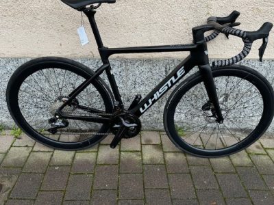 BICI DA CORSA WHISTLE VAERO COLORE NERO