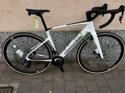 BICI DA CORSA CANNONDALE SYNAPSE CARBON COLORE BIANCO