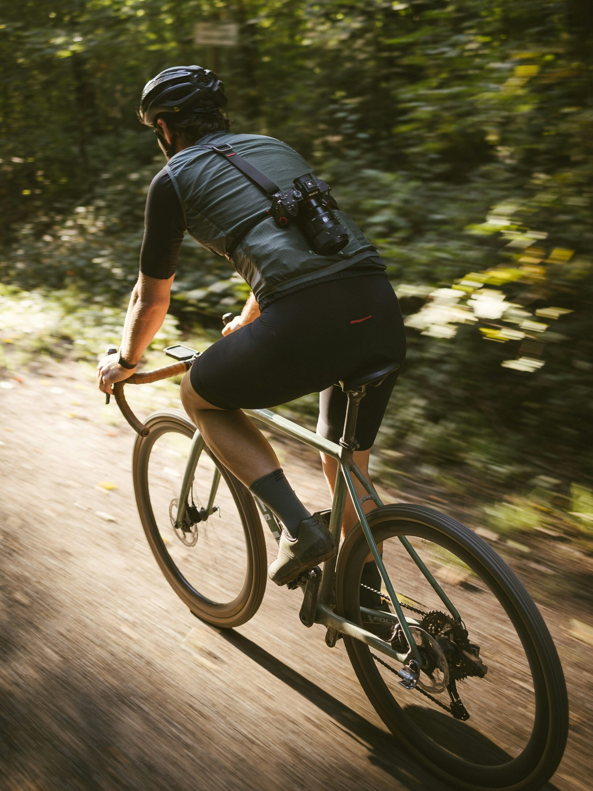 ciclista con bici gravel