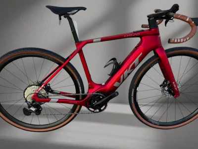bici e-gravel montana lys 2.0 colore rosso