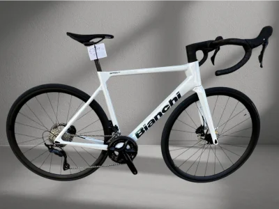 bici da corsa bianchi colore bianco